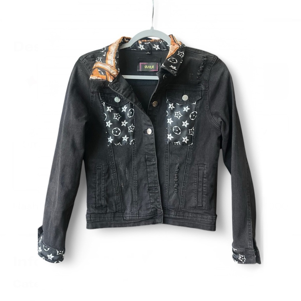 Louis Vuitton Denim Jacket
Size M
Like New
Dark Wash
Luxury